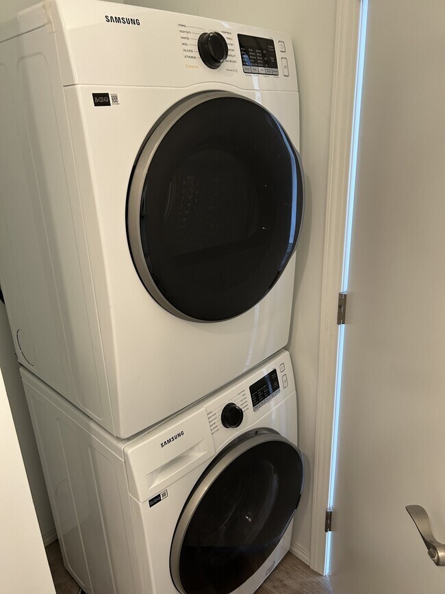 Photo - 12034-12041 41 St NW Unit 12034 - G2