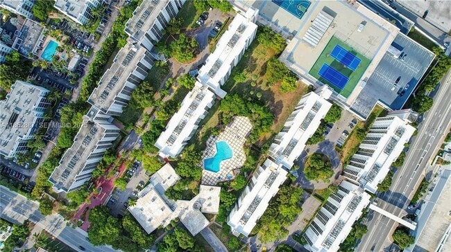 Photo - 17021 N Bay Rd Unit 809