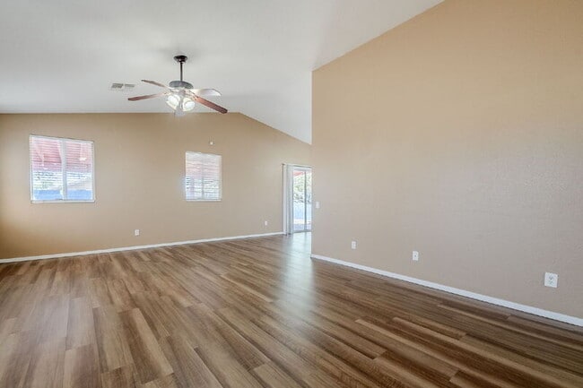 Photo - 2117 W Renaissance Ave