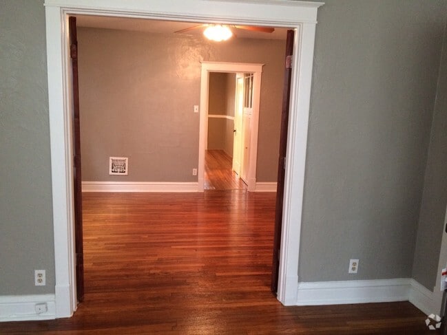 Building Photo - 3647 Keokuk St Unit 2 Rental