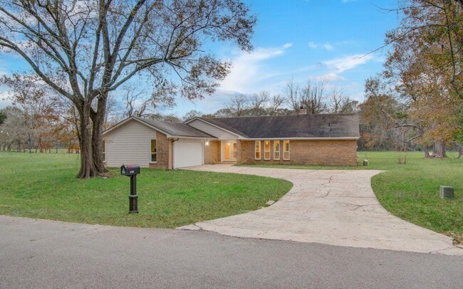 Building Photo - 523 Brandon Rd