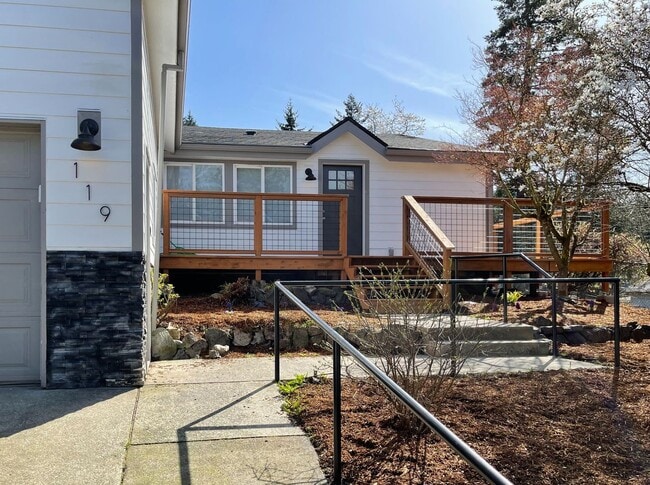 Photo - Beautifully Remodeled in Cascade Locks