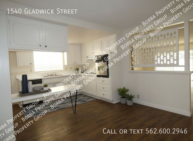 Photo - 1540 E Gladwick St