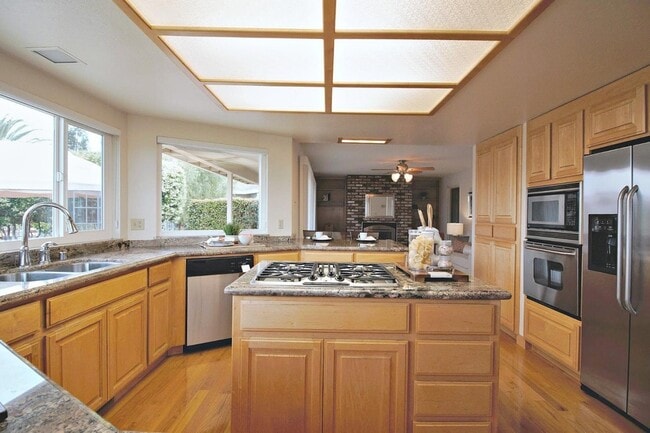 Photo - 640 Donald Dr