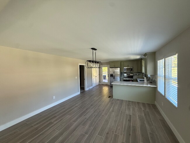 Photo - 11 Cobblestone Ln NW