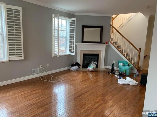 Building Photo - 57 Devonshire Dr Rental