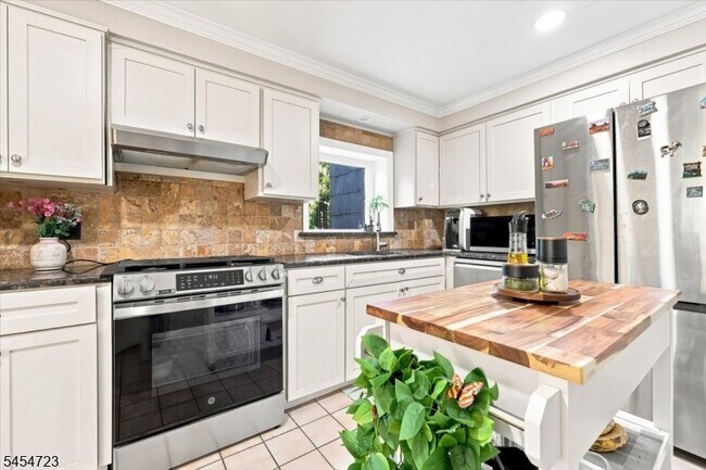 Photo - 178 Walnut St