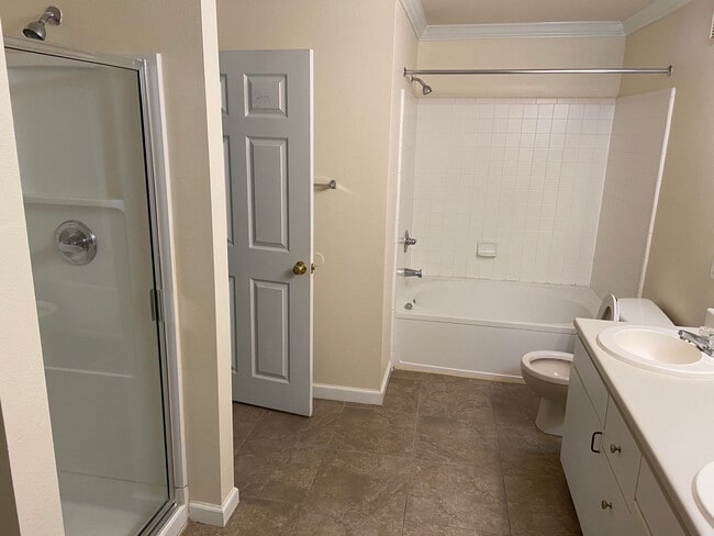 Building Photo - 18117 Bridle Bit Ln Unit NA Rental