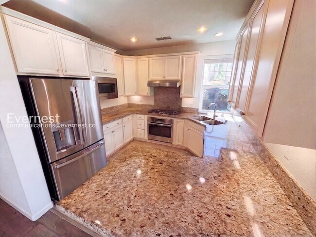 Photo - 3206 Vittoria Loop