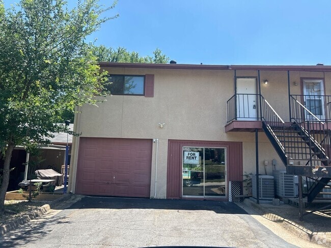 Building Photo - Experience the ultimate comfort of living ... Rental