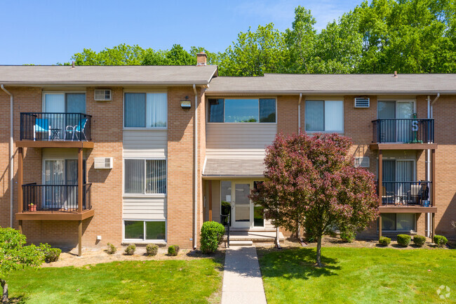 Building Photo - River Bend Apartments