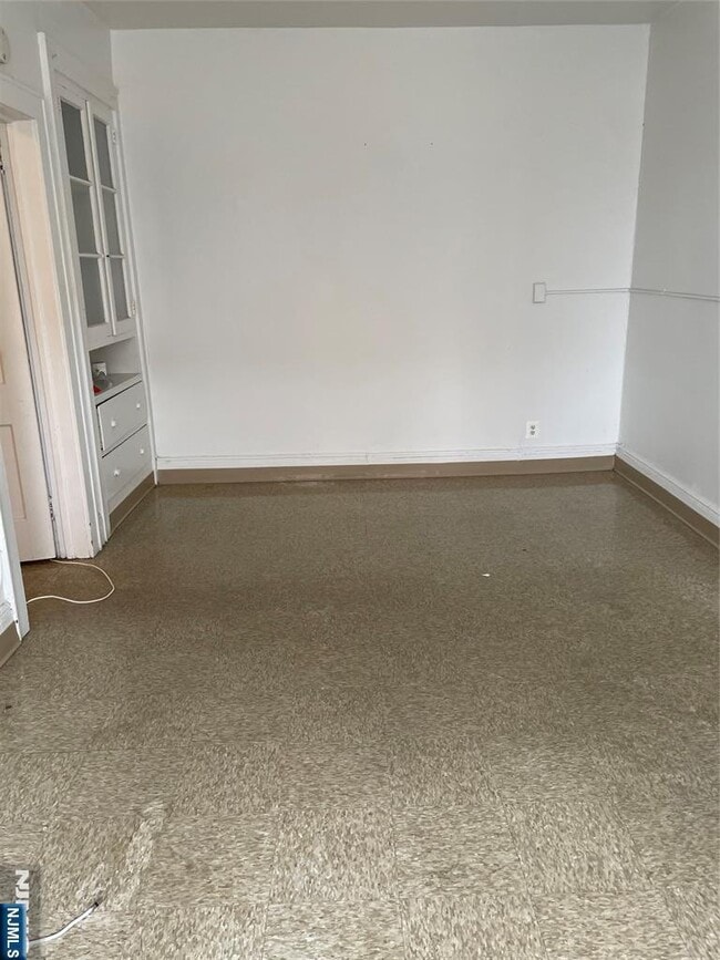 Photo - 430 Lexington Ave Unidad 11