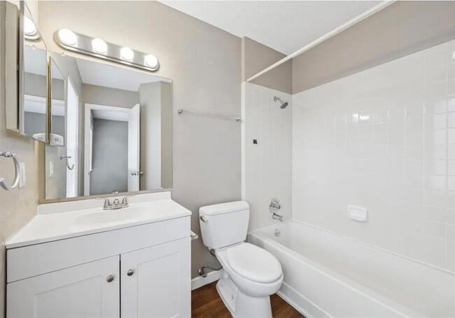 Photo - 1015 E Yager Ln Unit 64