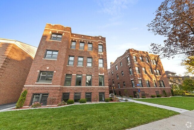 Building Photo - 2 bedroom in Chicago IL 60202 Unit E003 Rental