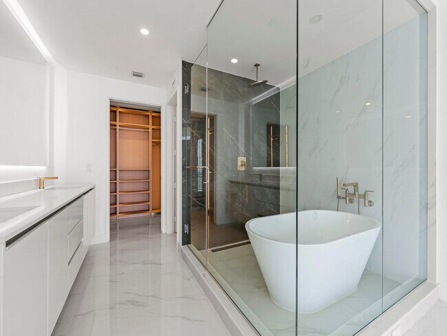 Photo - 700 NE 24th St Unit 3002