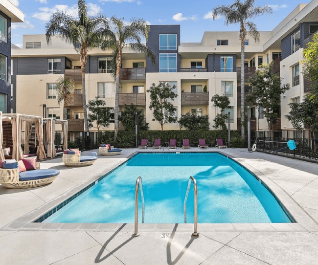 Building Photo - Fusion Encore Hollywood