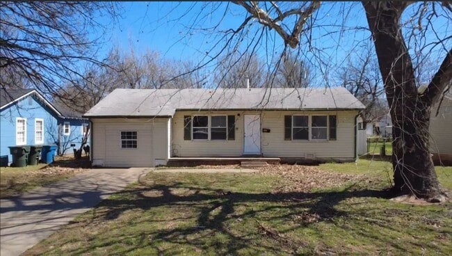 Photo - Charming 4 Bedroom House!