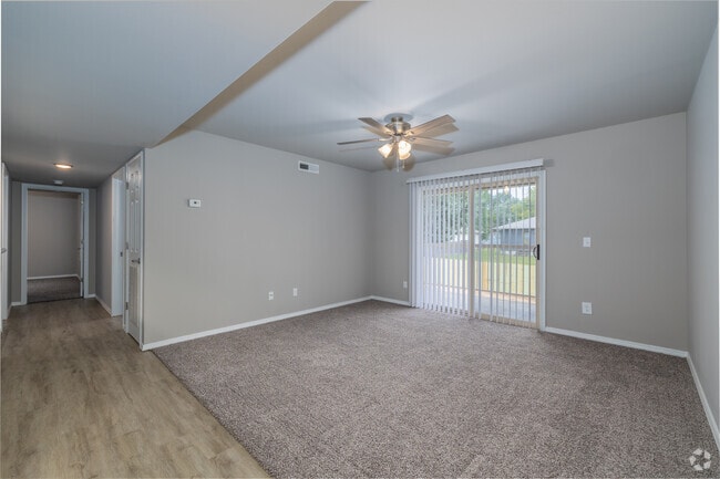 3BR, 2BA - 1130SF - Living Area