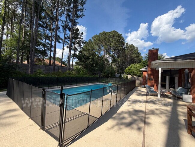 Photo - 201 Piccadilly Ln