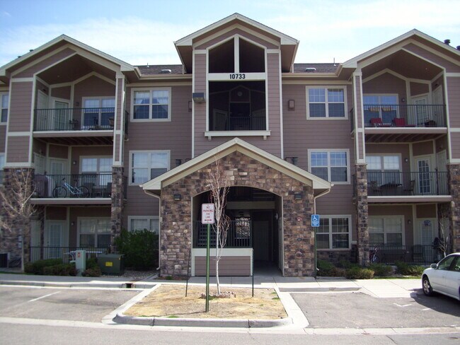 Terrific top floor condo in the lovely Cre... - Terrific top floor condo in the lovely Cre...