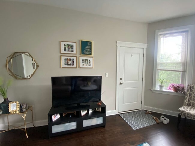 Photo - 3224 N Monticello Ave Unit 3
