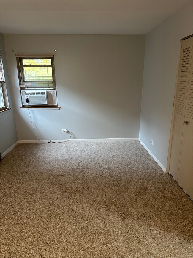 Photo - 2103 W Montrose Ave Unit 2