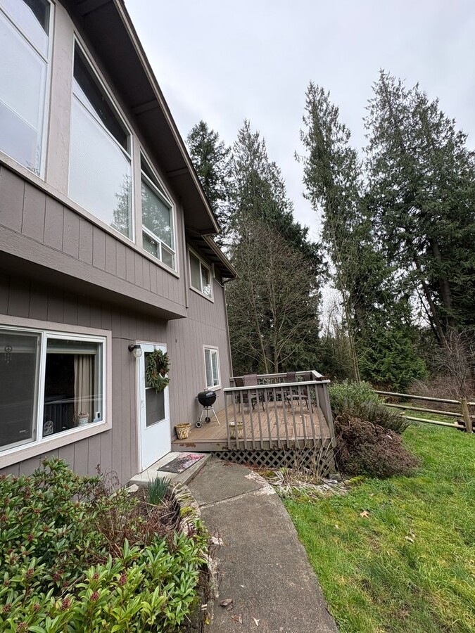 Photo - Beautiful MIL unit 2 bed 1 bath deck Nestled Squak and Cougar Mt (Issaquah)