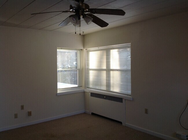 1580 Woodland Dr Unit 3
