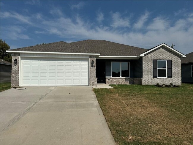 Building Photo - 2613 S Silver St