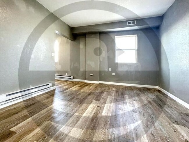 Building Photo - 4 W Arkansas Ave Rental