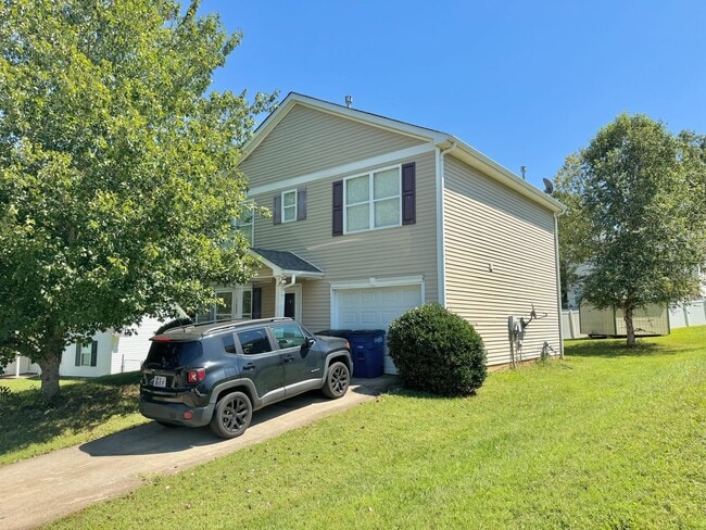 Building Photo - Statesville - 3 Bed / 2.5 Bath + Garage