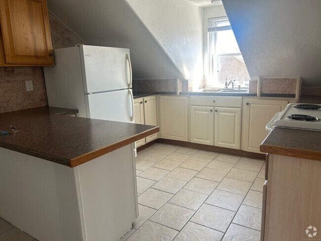 Building Photo - 883 Montauk Ave Unit 7 Rental