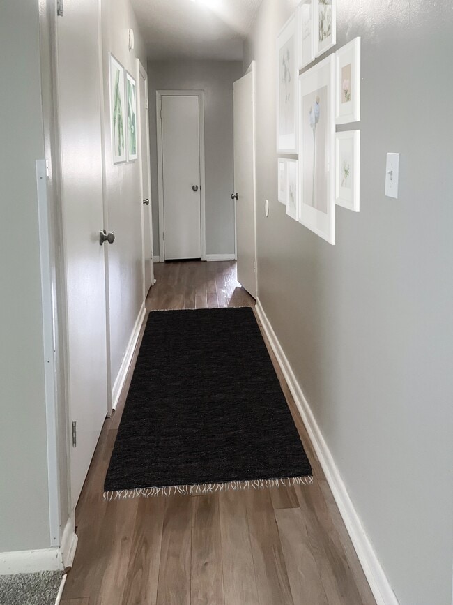 Photo - Pinewood Manor Apartments