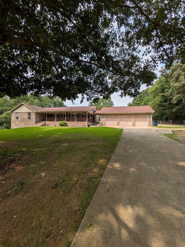 Photo - 102 Huntington Ridge Rd