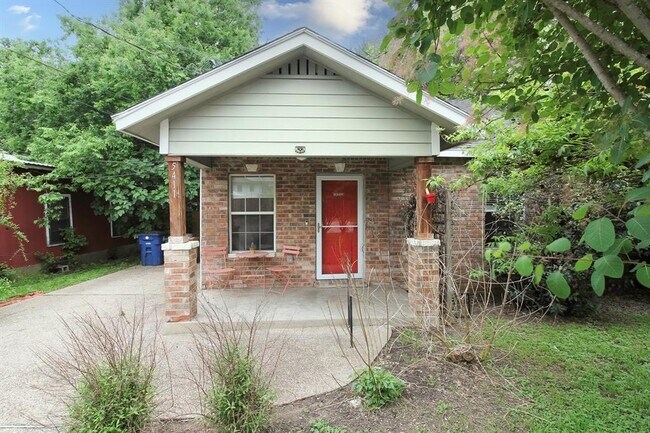 Building Photo - 5411 Hudson St