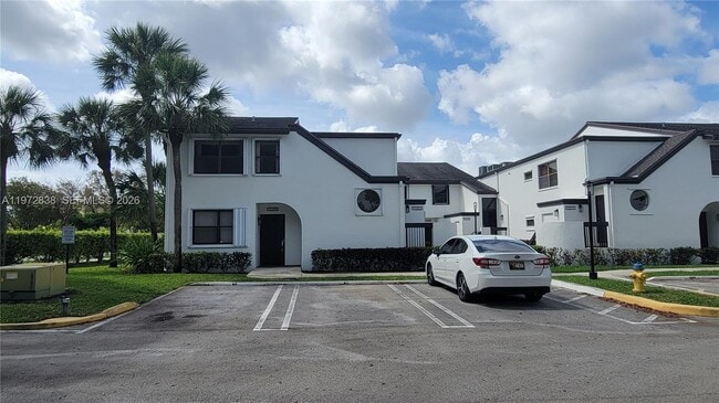 11202 Taft St Unit 11202