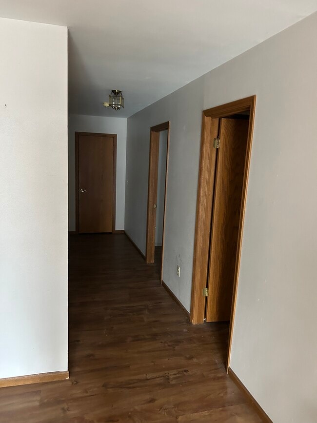 Photo - 725 S Belt W