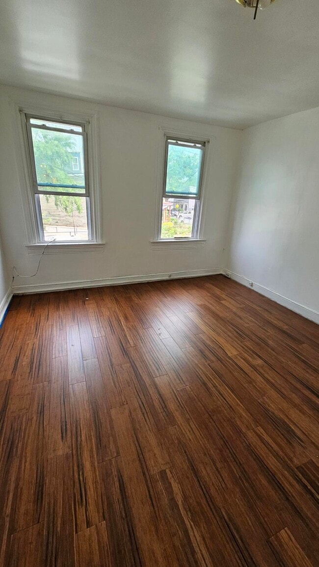 Photo - 2239 Prout St SE