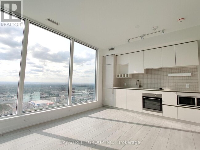 Photo - 898 Portage Pkwy Unit 5009