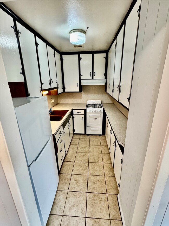 Photo - 116 W Davitt St Unit 3