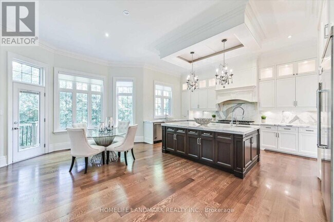 Photo - 382 Empress Ave