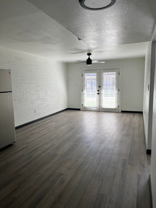 Photo - 60 On Roger Apartments