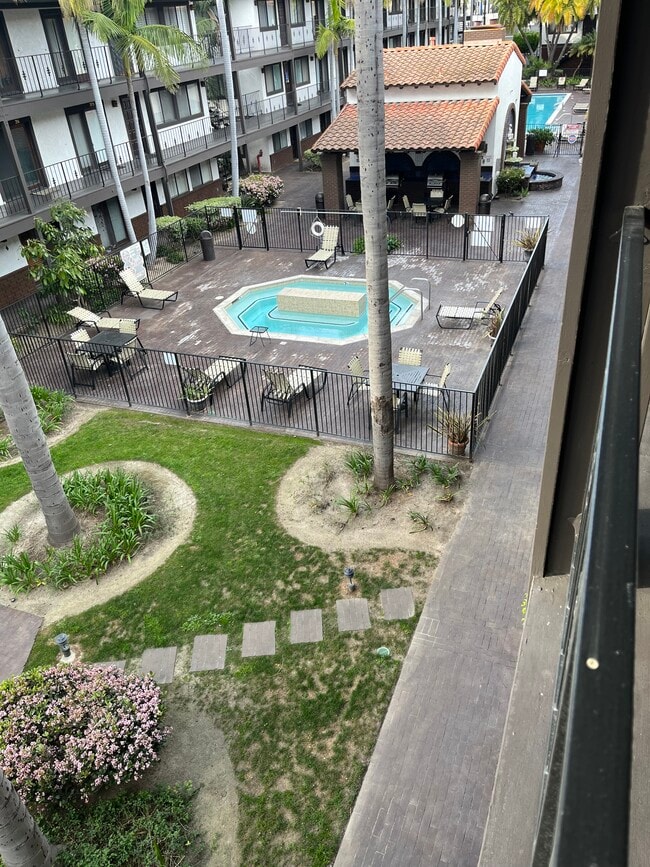 Photo - 17200 Newhope St Unit Los Cab Studio