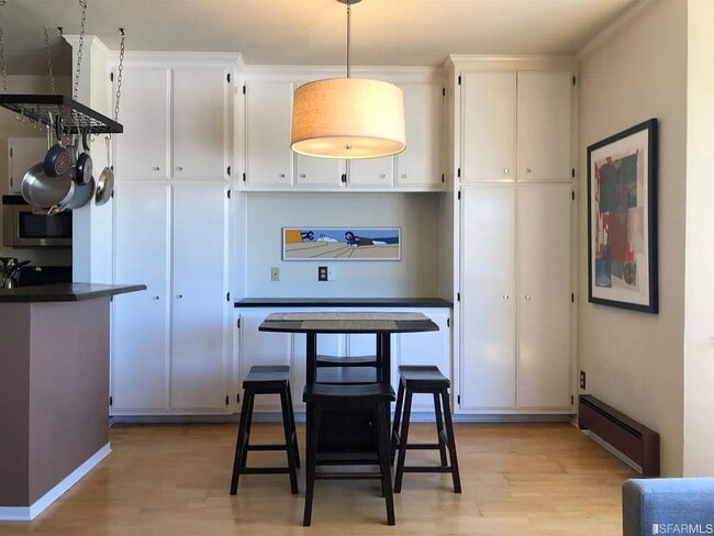 Photo - "Charming 1-Bedroom Haven in the Heart of San Francisco – 736 Sq Ft of Urban Comfort!"