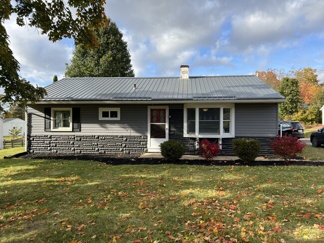 Building Photo - 815 E Sandusky Ave Rental