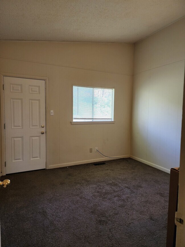 214 Sierra Madre Dr