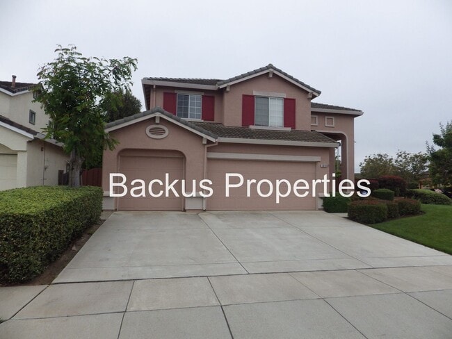 Building Photo - Wonderful Five Bedroom Home on Faulkner St...