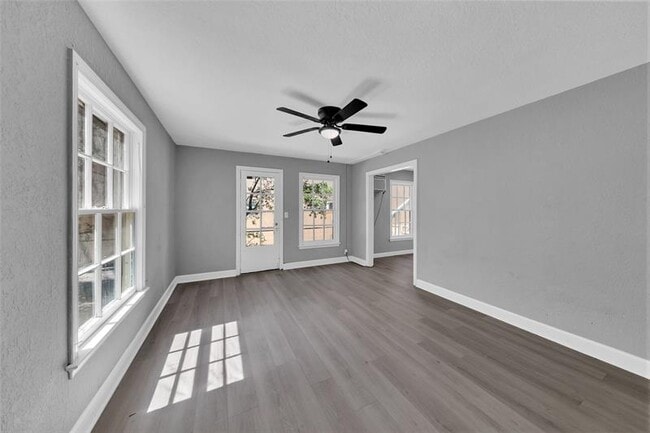 Building Photo - 325 N Federal Hwy Unit 1 Rental