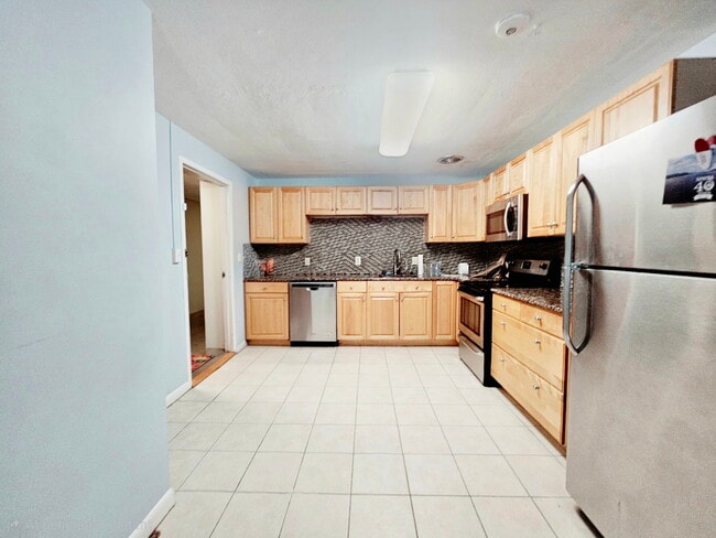 Photo - 205 Kent St Unit 11