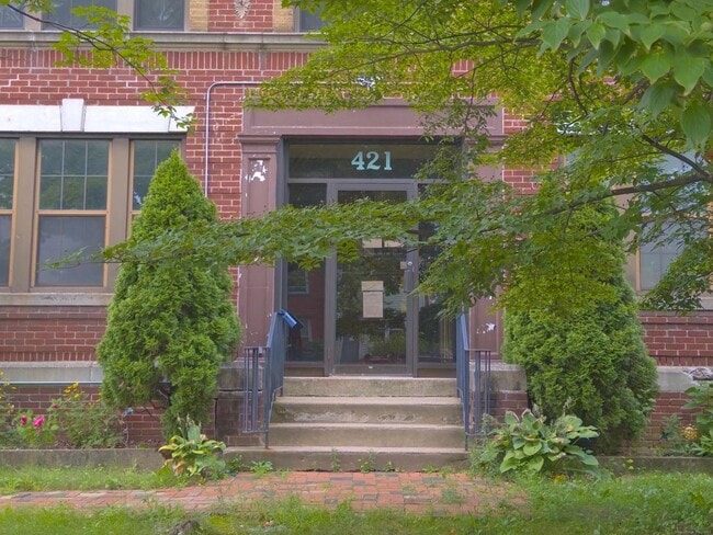 Building Photo - 421 Wethersfield Ave Unit E Rental